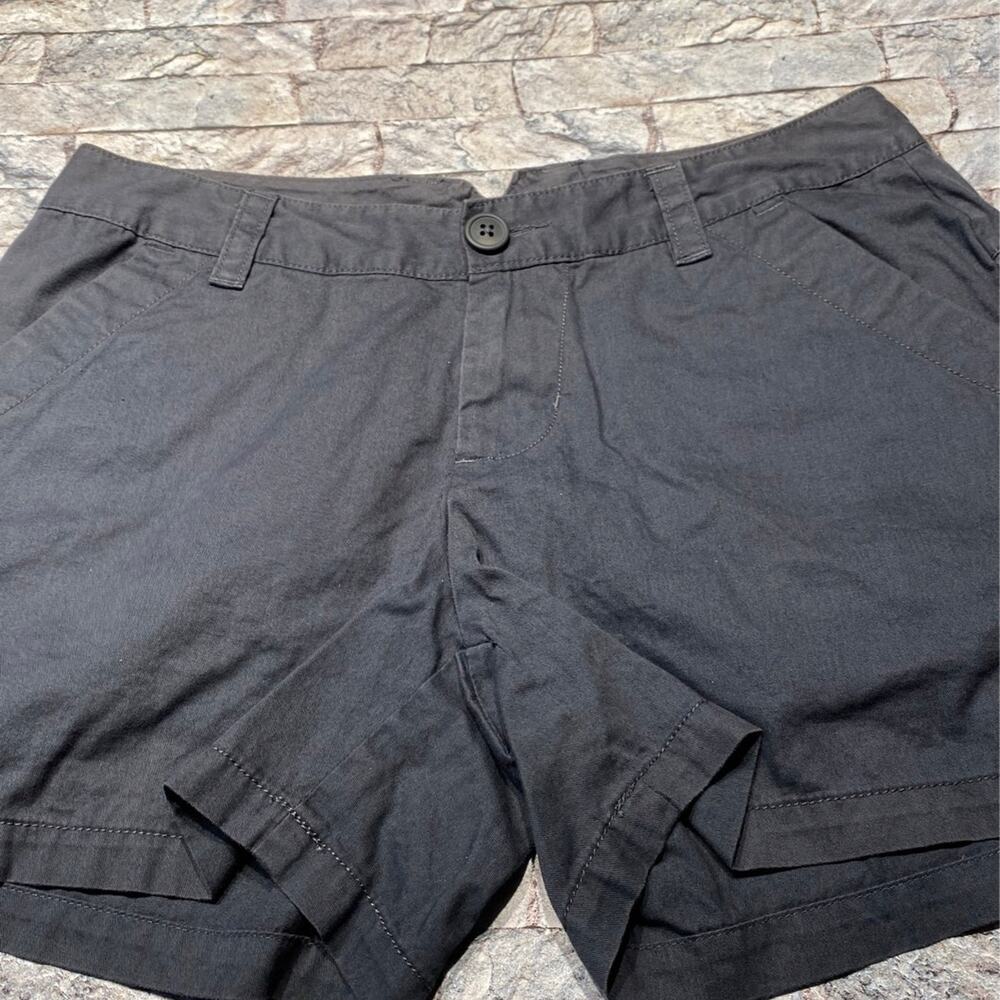 Ladies Sz 4 Columbia shorts